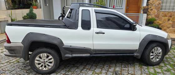 FIAT STRADA 1.8 MPI ADVENTURE CE 16V FLEX 2P MANUAL FIAT STRADA 1.8 MPI ADVENTURE CE 16V FLEX 2P MANUAL